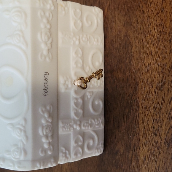 Precious Moments - Picture 8 of 8